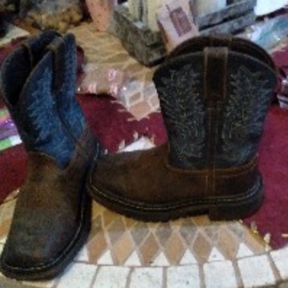 Little boy cowboy boots - Picture 2 of 4